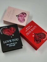 Vidutinė dėžutė su muilo gėlėmis ir suvenyru - Image 3